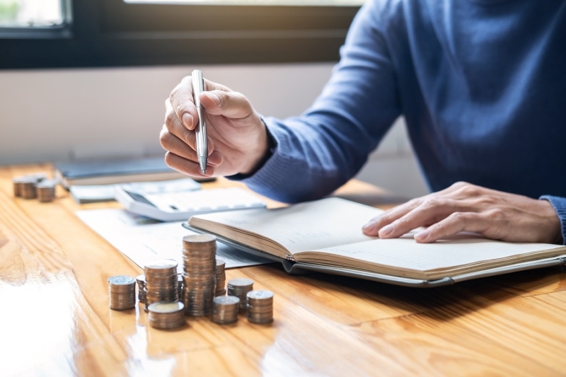 Копить, а не тратить: что мешает россиянам стать финансово независимыми