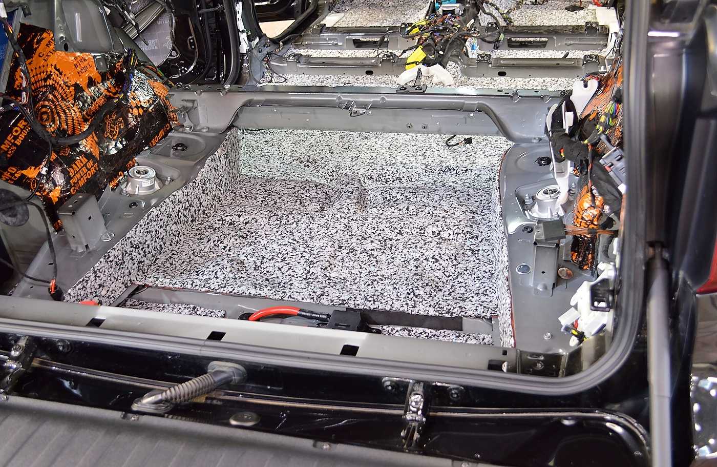 Шумоизоляция днища автомобиля: особенности и основные этапы