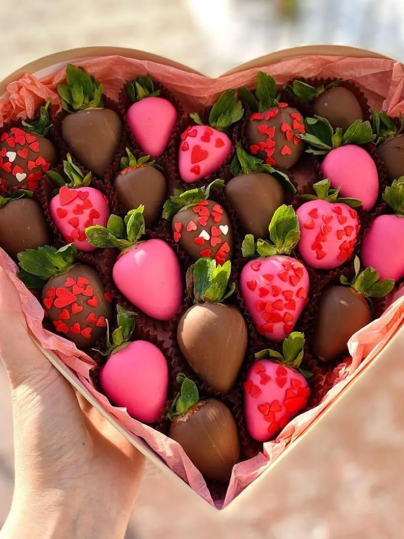 Клубника в шоколаде: изысканное лакомство для любого случая