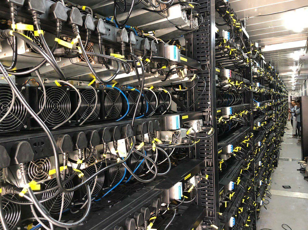 Как выбрать и купить асик: ключевые моменты при выборе майнингового оборудования