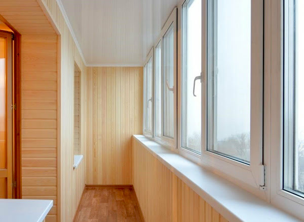 Остекление балкона пластиковыми окнами: тепло, уют и практичность в одном решении