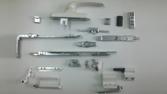 Фурнитура для пластиковых окон — зачем она нужна и почему так важна?