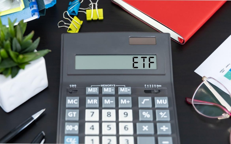 FinEx опубликовал цены заблокированных фондов, подлежащих обмену